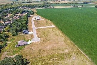 2646 Woodside Dr, Beloit, WI 53511