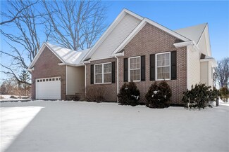 19 Colin Cir, Warren, RI 02885
