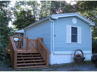 11 Gwyn Ln, Bloomfield, NY 14469