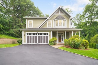 699 Ardsley Rd, Scarsdale, NY 10583