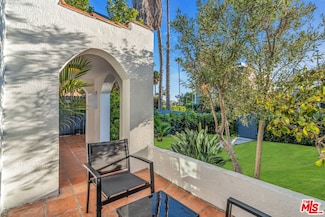 1006 N Crescent Heights Blvd, Los Angeles, CA 90046