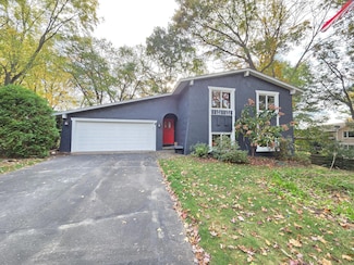 4174 Oakcrest Dr, Saint Paul, MN 55127