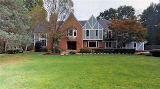 48 Saint George Ct, Warwick, RI 02888