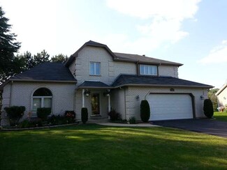 1121 Burke Ct, Naperville, IL 60563