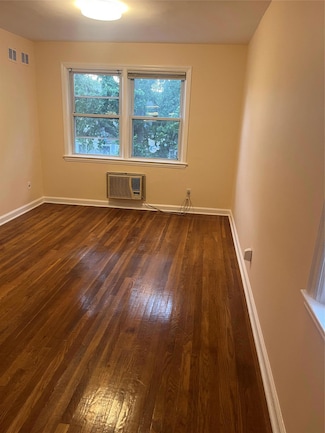 77-22 76th St, Flushing, NY 11385