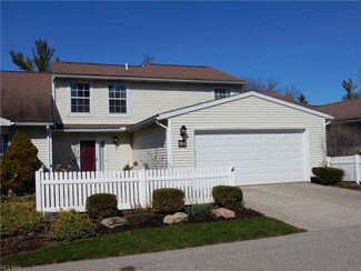 892 Lynnhaven Ln Unit 151, Akron, OH 44313