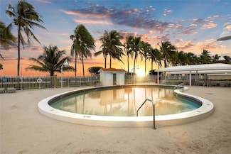 2899 Collins Ave Unit 1638, Miami Beach, FL 33140
