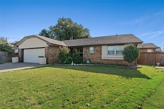 1712 Wood Hollow Ct, Moore, OK 73160