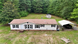 129 Chesapeake Dr, White Stone, VA 22578