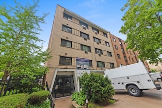 6211 N Kenmore Ave Unit 304, Chicago, IL 60660