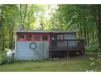408 Chipmunk Rd, Evans City, PA 16033
