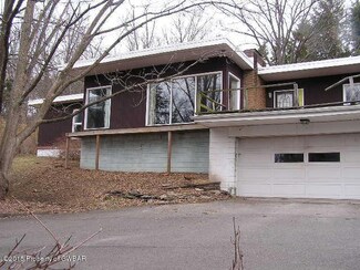 15 Gilbert Ln, Dallas, PA 18612