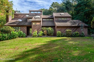 11 Constitution Dr, Leonardo, NJ 07737