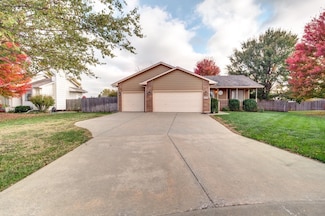 207 Sutton Dr, Newton, KS 67114