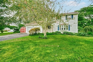 1339 Robin Hood Ln, Webster, NY 14580