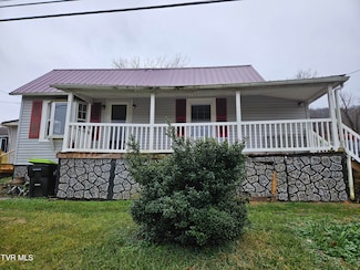 1018 E Main St, Saltville, VA 24370