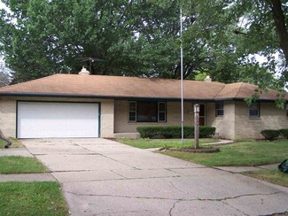 2107 Wyoming Dr, Rockford, IL 61108