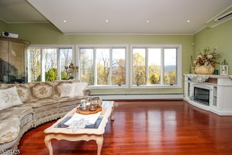 28 Edsall Dr, Sussex, NJ 07461