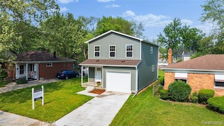 22114 Pleasant Ave, Eastpointe, MI 48021