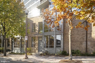 1536 N Scott St Unit TH10, Arlington, VA 22209