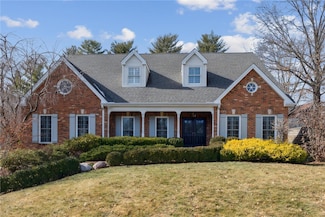 2118 Pinecrest Manor Ln, Saint Louis, MO 63122