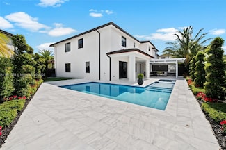 8862 NW 154th Terrace, Hialeah, FL 33018