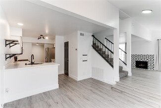 2819 Briar Knoll Dr, Henderson, NV 89074