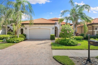 6492 Caldecott Dr, Naples, FL 34113