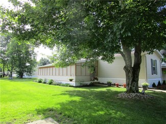 16 Apple Dr, Andover, OH 44003