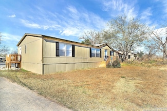 509 State Highway 173 N, Hondo, TX 78861