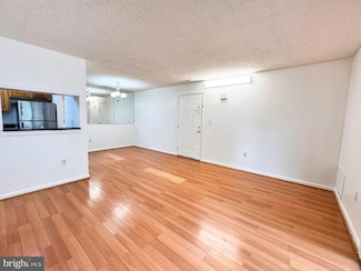 707 Ravens Crest Dr, Plainsboro, NJ 08536