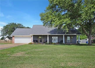 802 Whitfield Dr, Natchitoches, LA 71457