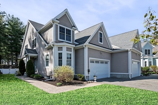 22 Gates Ln Unit A, Wakefield, MA 01880