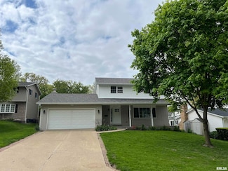 2527 Brambleberry Ct, Bettendorf, IA 52722