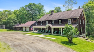 407 Worrick Pond Rd, Brackney, PA 18812