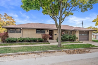 8226 W Fiebrantz Ave, Milwaukee, WI 53222