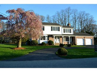 49 Aaron Ave, Bristol, RI 02809