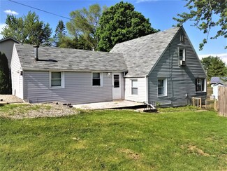 15913 Colfax St, Lowell, IN 46356