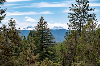 2049 NW Trenton Ave, Bend, OR 97701
