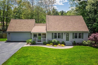 4 Birch Hollow Ln, Rochester, NH 03867