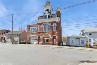 57 E Main St, Beacon, NY 12508