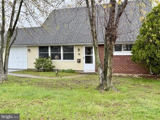 36 Violet Rd, Levittown, PA 19057