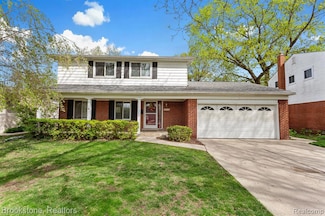 29458 Walker Dr, Warren, MI 48092