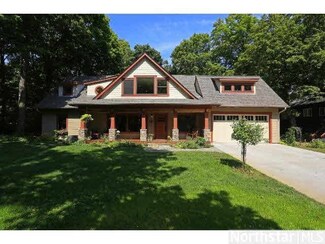 19150 19150 Highland Ave, Deephaven, MN 55391