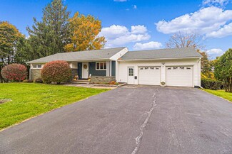 32 Wadsworth Rd, New Hartford, NY 13413