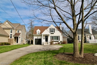 533 Columbia Rd, Bay Village, OH 44140