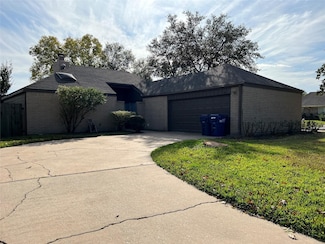 15115 Corona Del Mar Dr, Houston, TX 77083