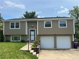 319 Ligonier Ln, New Kensington, PA 15068