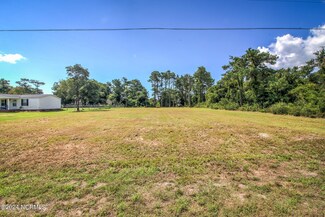 380 Diamond City Dr, Harkers Island, NC 28531