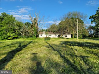 2126 Needhammer Rd, Pottstown, PA 19464